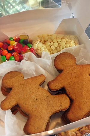 
                  
                    Load image into Gallery viewer, Gingerbread Decorating Kit
                  
                